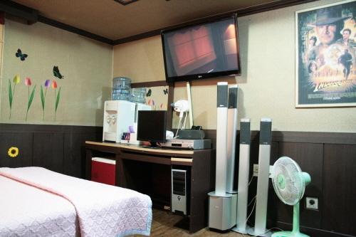 Movie Motel Jinju Bilik gambar